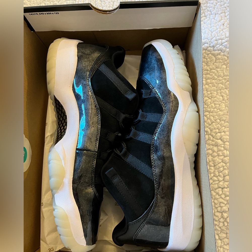 AIR JORDAN 11 RETRO LOW GS 'BARONS'